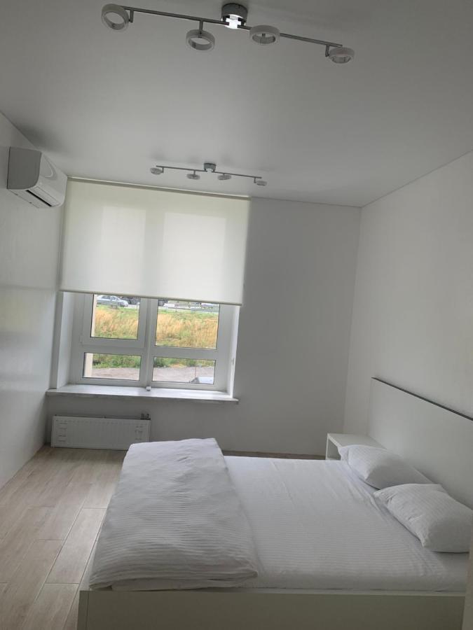 New 3 Rooms Apartment Near The Metro Station Kiev Extérieur photo